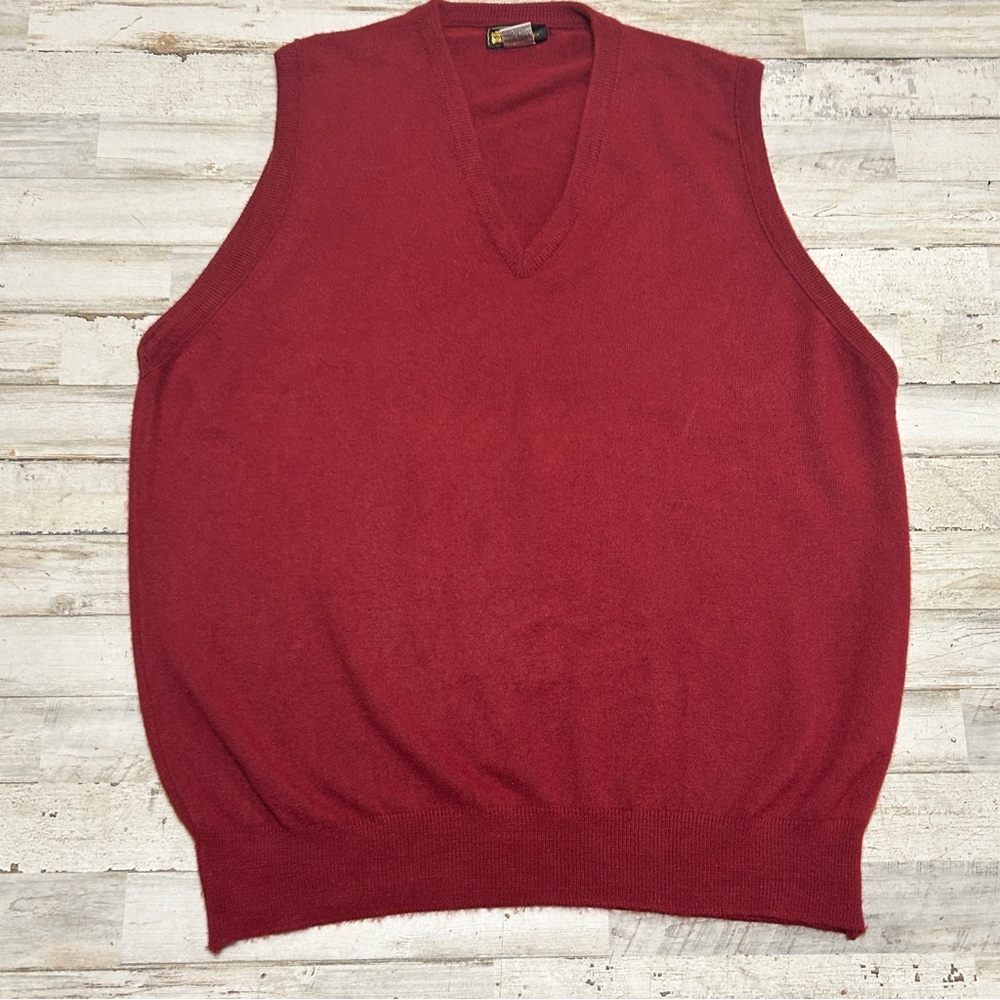 Vintage Wilson Staff Sweater Vest Men’s Large Red Cozy Golf Prep Made In USA